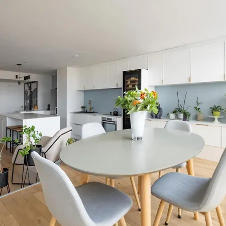 Veeve - Riverside Heights * Paris