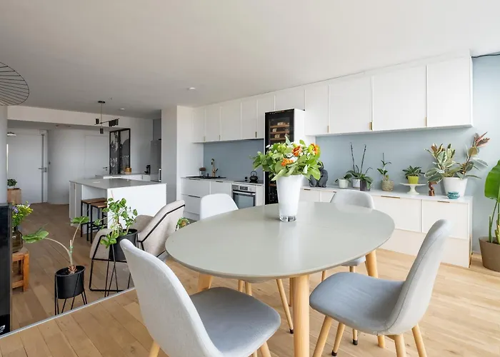 Veeve - Riverside Heights * Paris